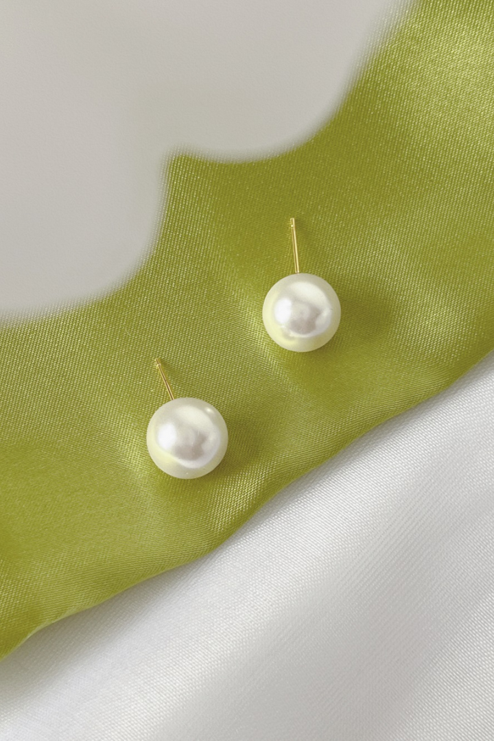 Pearl Stud (Demi-Fine)